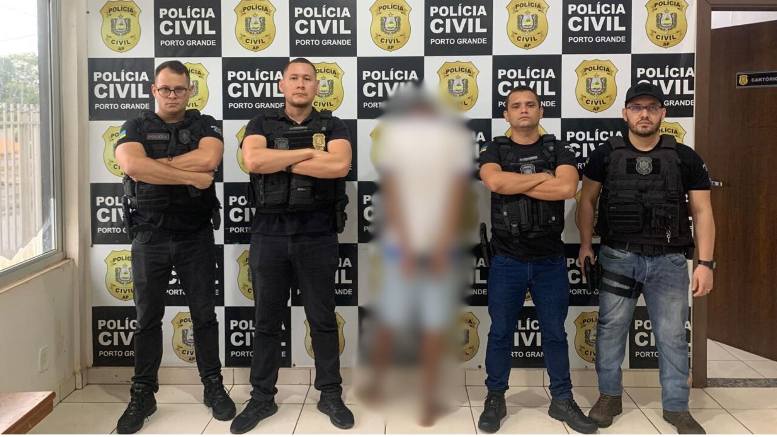 EM PORTO GRANDE, POLÍCIA CIVIL PRENDE JOVEM EM FLAGRANTE PELA PRÁTICA DOS CRIMES DE HOMICÍDIO QUALIFICADO E TENTATIVA DE HOMICÍDIO